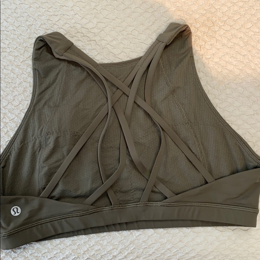 Lululemon sports bra